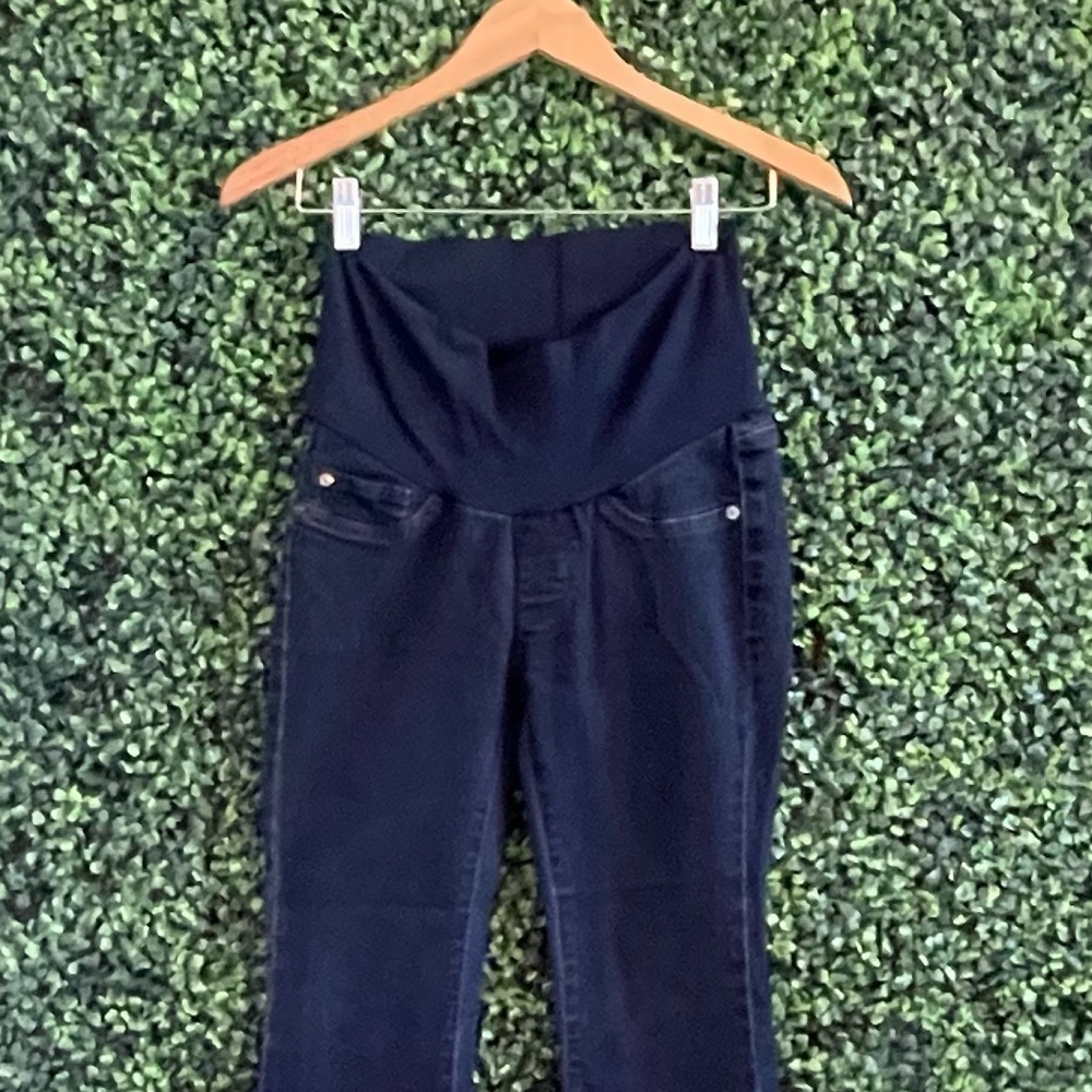 A Pea In The Pod Maternity Medium Wash Jeans - Picture 6 of 6